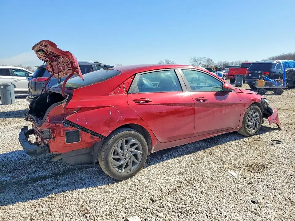 2024 HYUNDAI ELANTRA SEL  