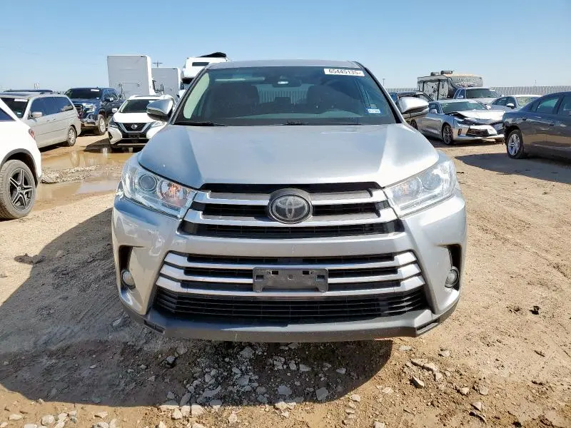 2019 TOYOTA HIGHLANDER LE  