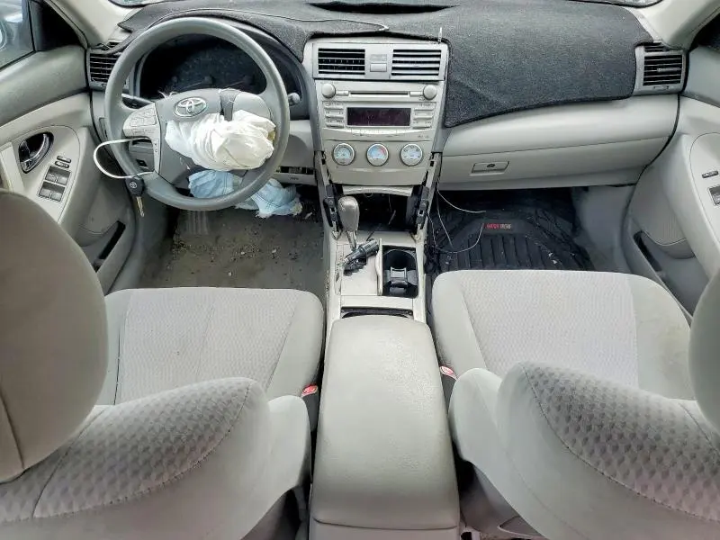 2010 TOYOTA CAMRY LE  