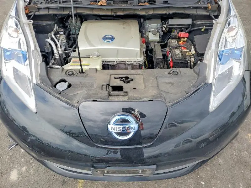 2015 NISSAN LEAF S  