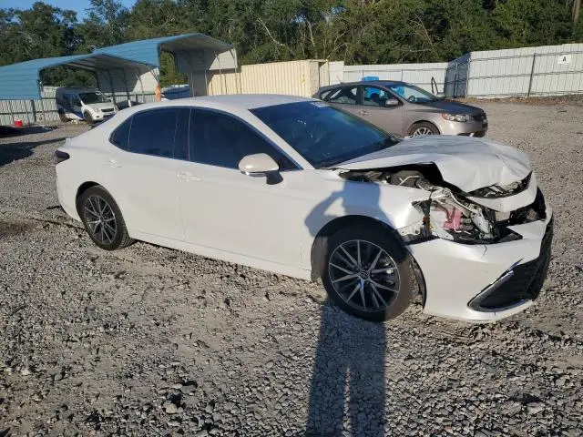 2022 TOYOTA CAMRY XLE  