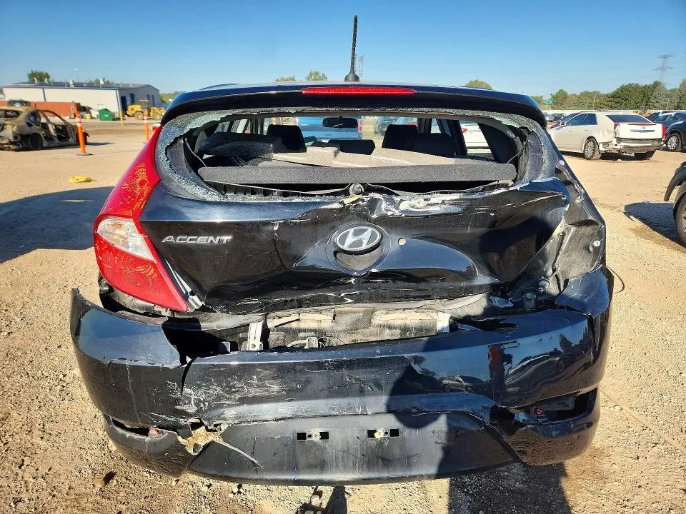 2012 HYUNDAI ACCENT SE  