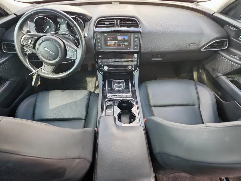 2017 JAGUAR XE PREMIUM  