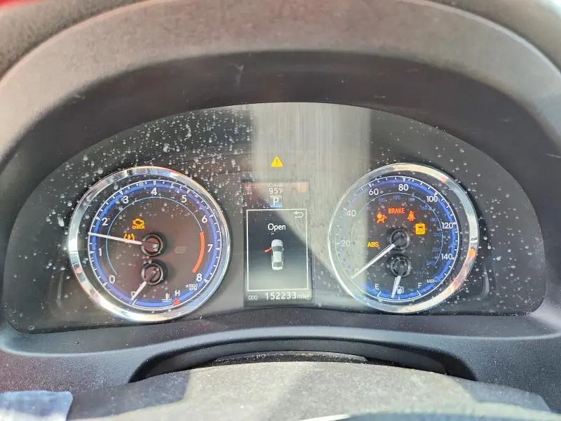 2018 TOYOTA COROLLA SE  