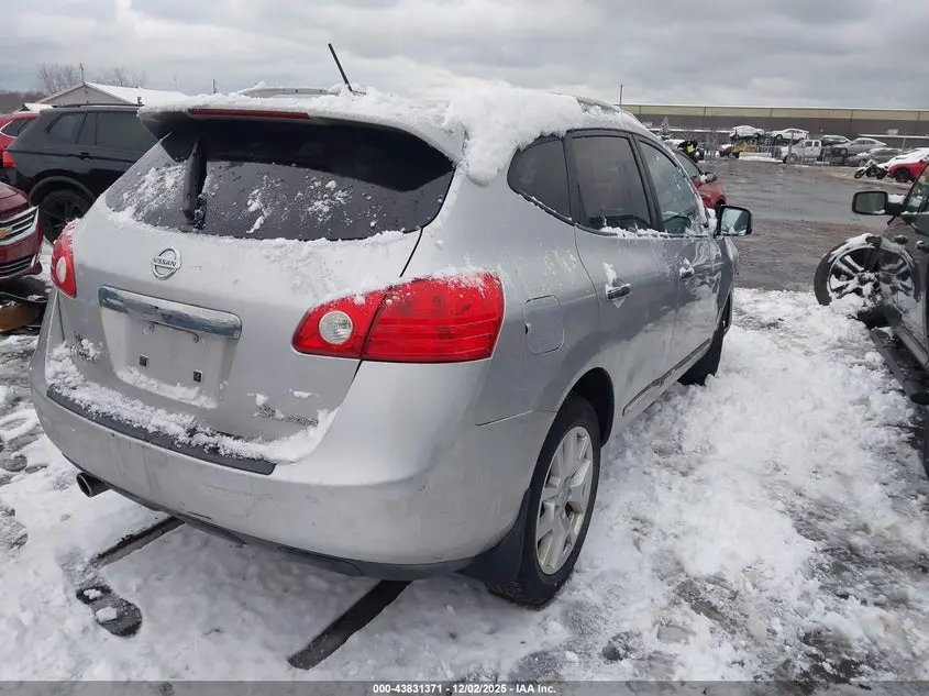 2011 NISSAN ROGUE SV