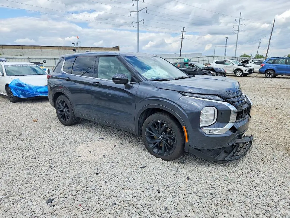 2024 MITSUBISHI OUTLANDER SE  