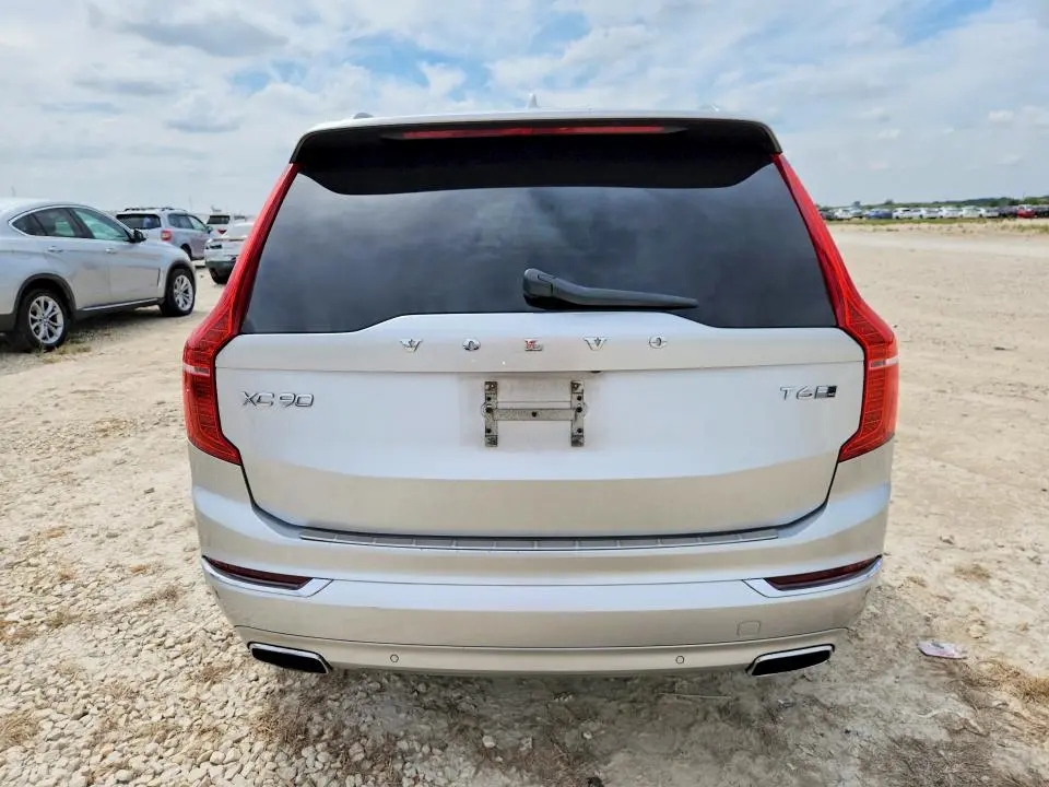 2016 VOLVO XC90 T6  