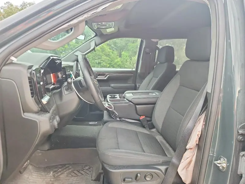 2026 CHEVROLET SILVERADO K1500 LT  