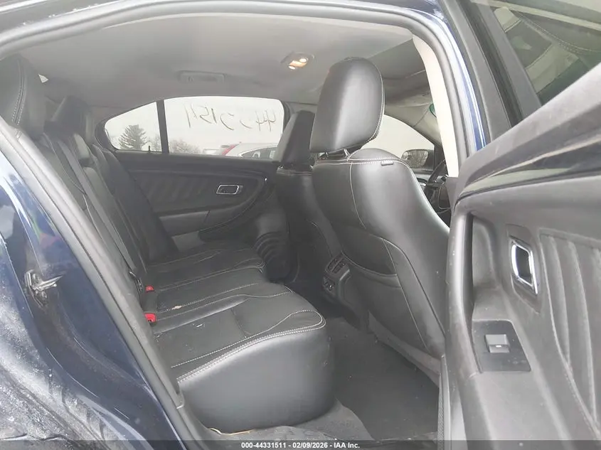 2011 FORD TAURUS LIMITED