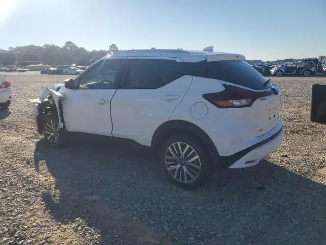 2024 NISSAN KICKS SV  