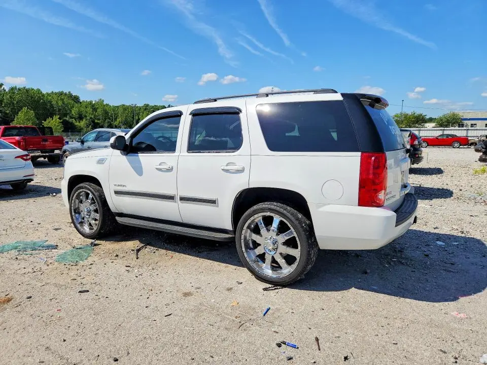 2011 GMC YUKON SLE  