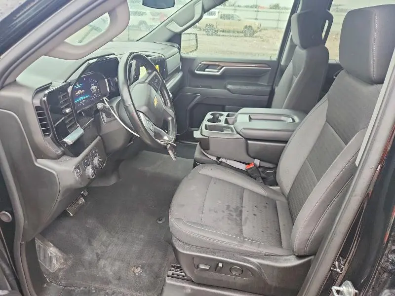 2025 CHEVROLET SILVERADO K1500 LT  