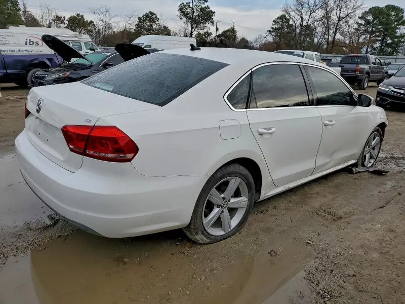 2013 VOLKSWAGEN PASSAT SE  