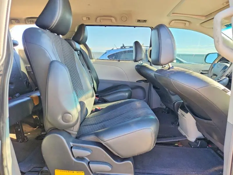 2013 TOYOTA SIENNA SPORT  