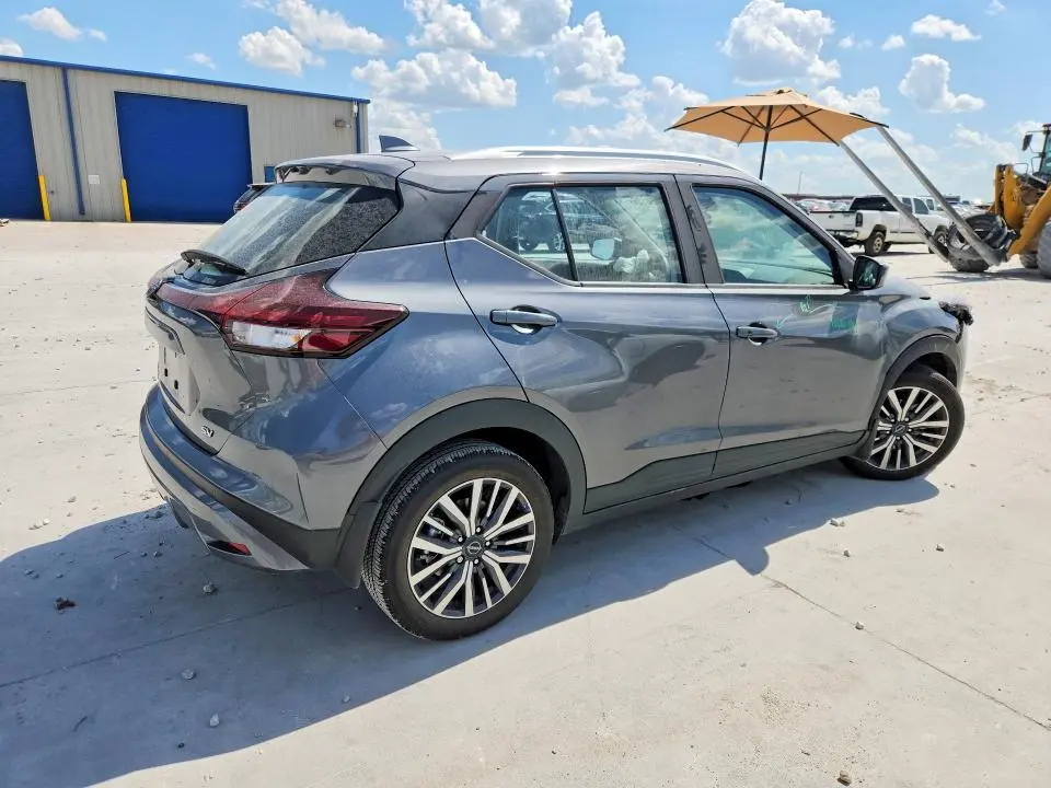 2024 NISSAN KICKS SV  