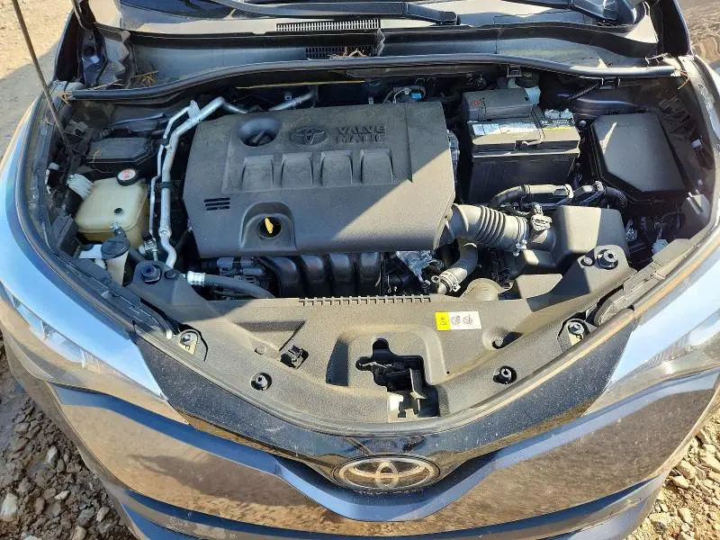 2021 TOYOTA C-HR XLE  