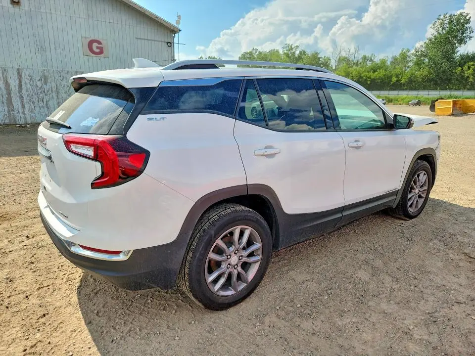2024 GMC TERRAIN SLT  