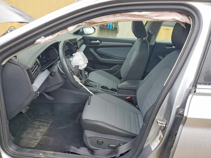 2025 VOLKSWAGEN JETTA SE  