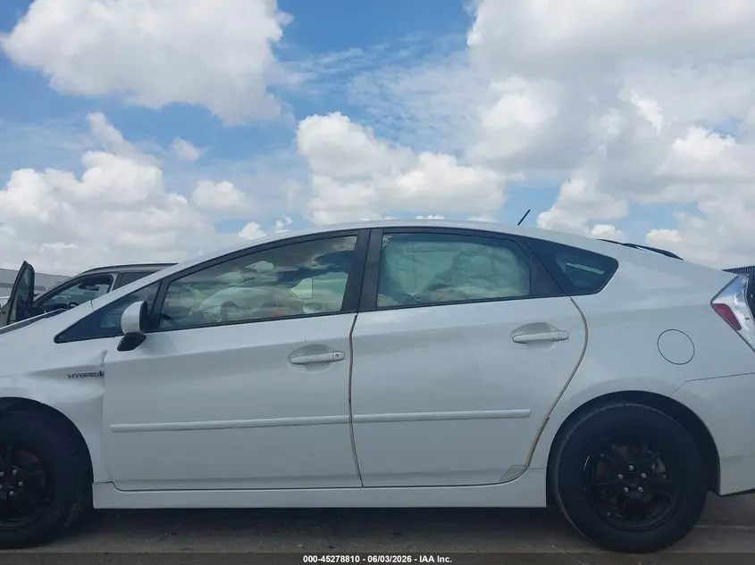 2014 TOYOTA PRIUS THREE