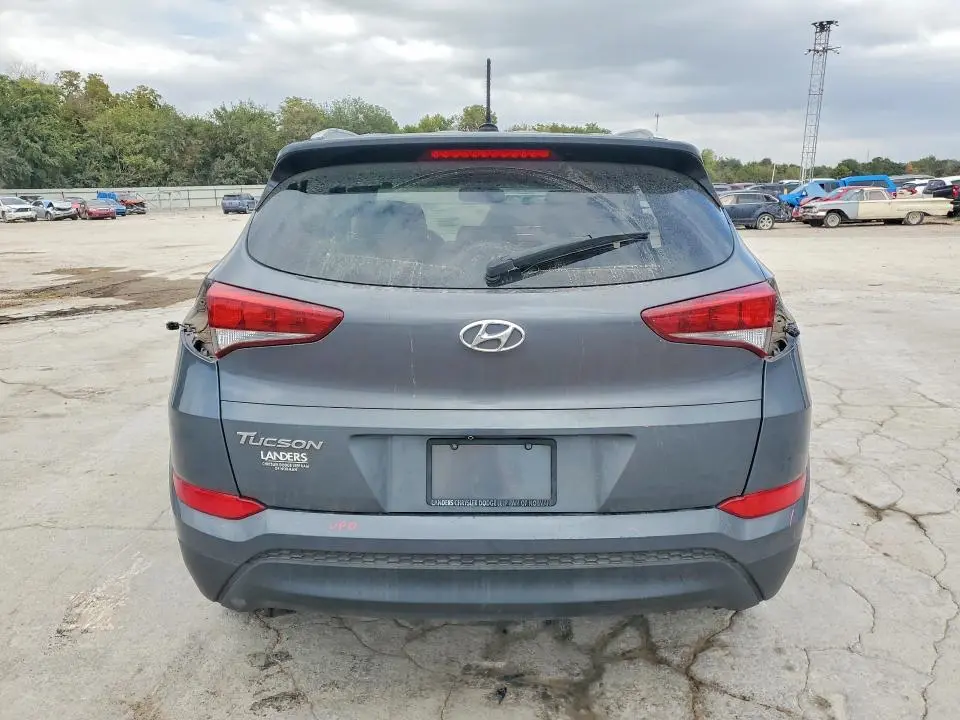 2017 HYUNDAI TUCSON SE  