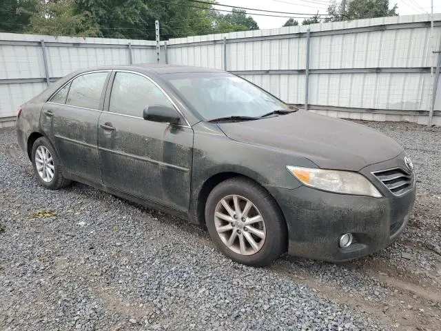 2011 TOYOTA CAMRY SE  