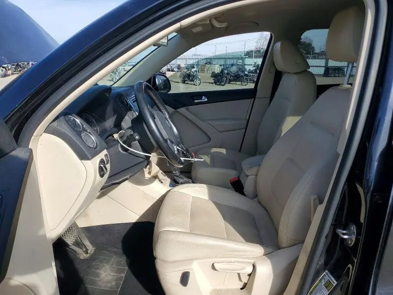 2016 VOLKSWAGEN TIGUAN S  