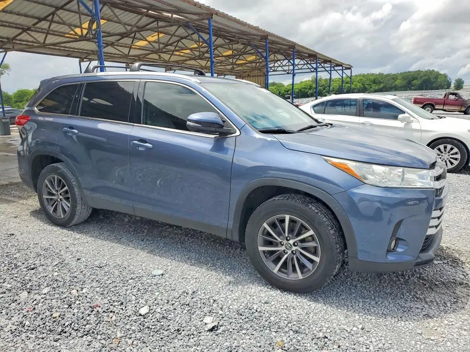 2019 TOYOTA HIGHLANDER XLE  
