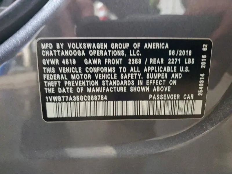 2016 VOLKSWAGEN PASSAT   