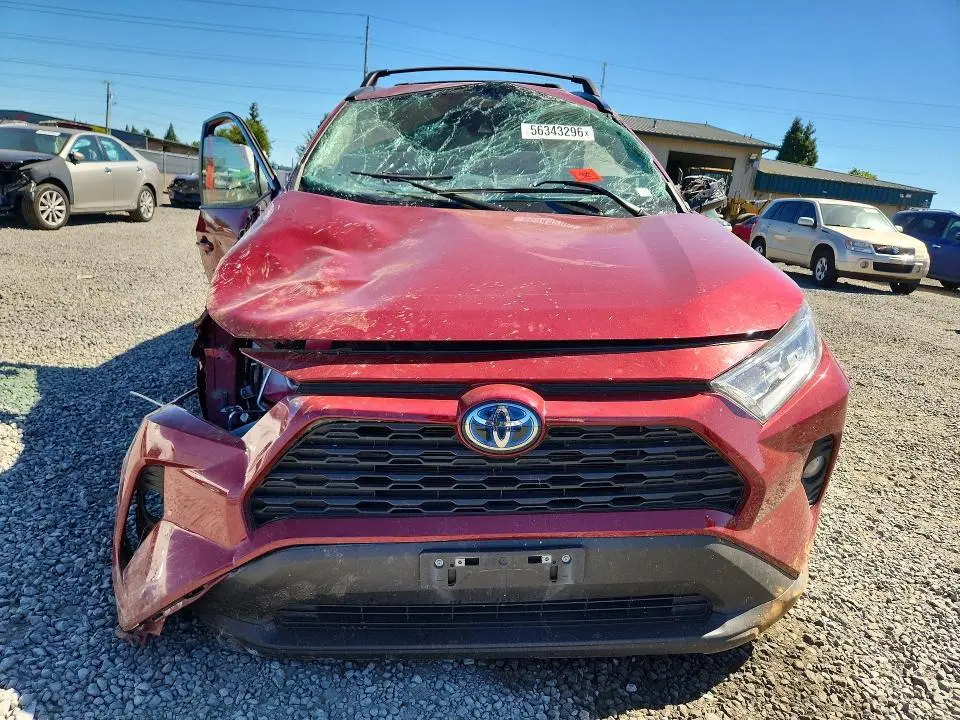 2021 TOYOTA RAV4 XLE  