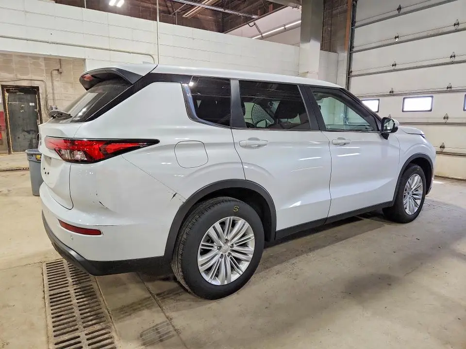 2024 MITSUBISHI OUTLANDER ES  