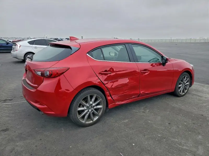 2018 MAZDA 3 TOURING  