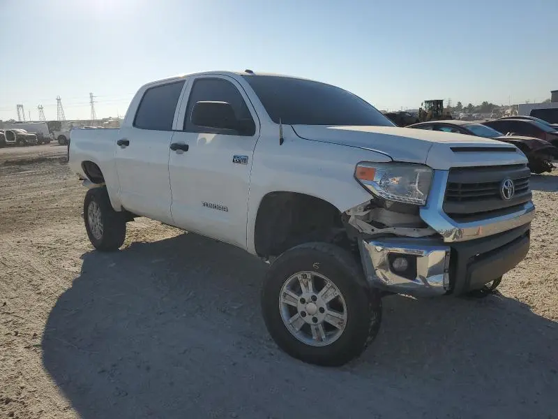 2015 TOYOTA TUNDRA CREWMAX SR5  