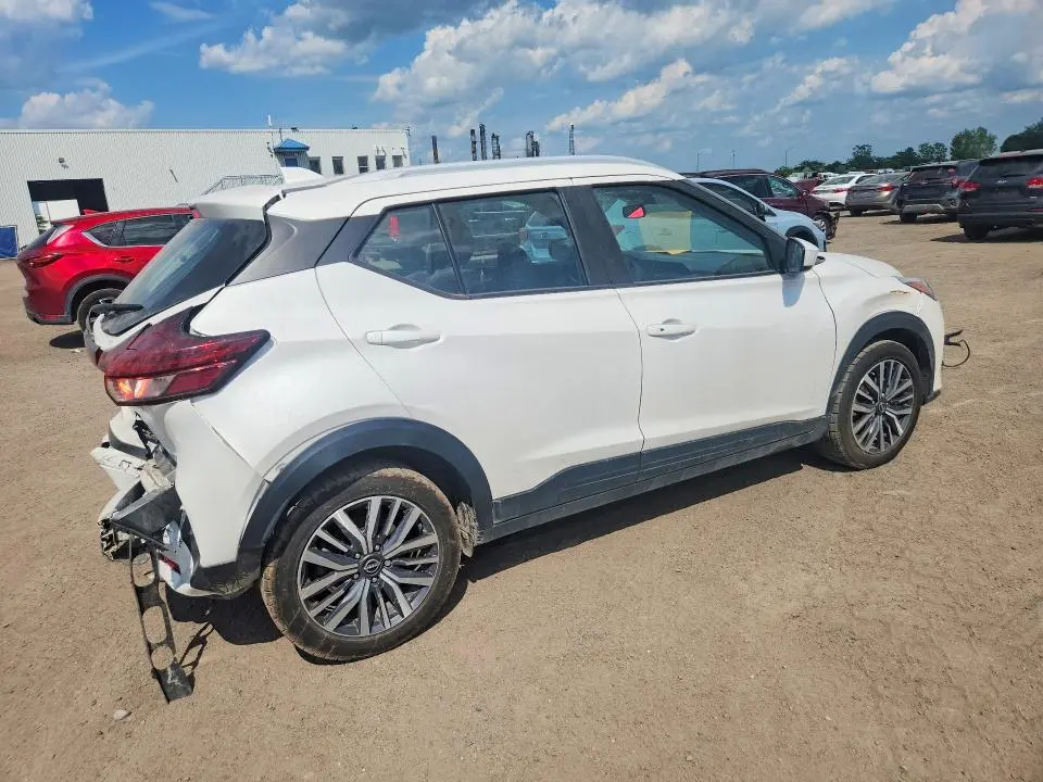 2024 NISSAN KICKS SV  
