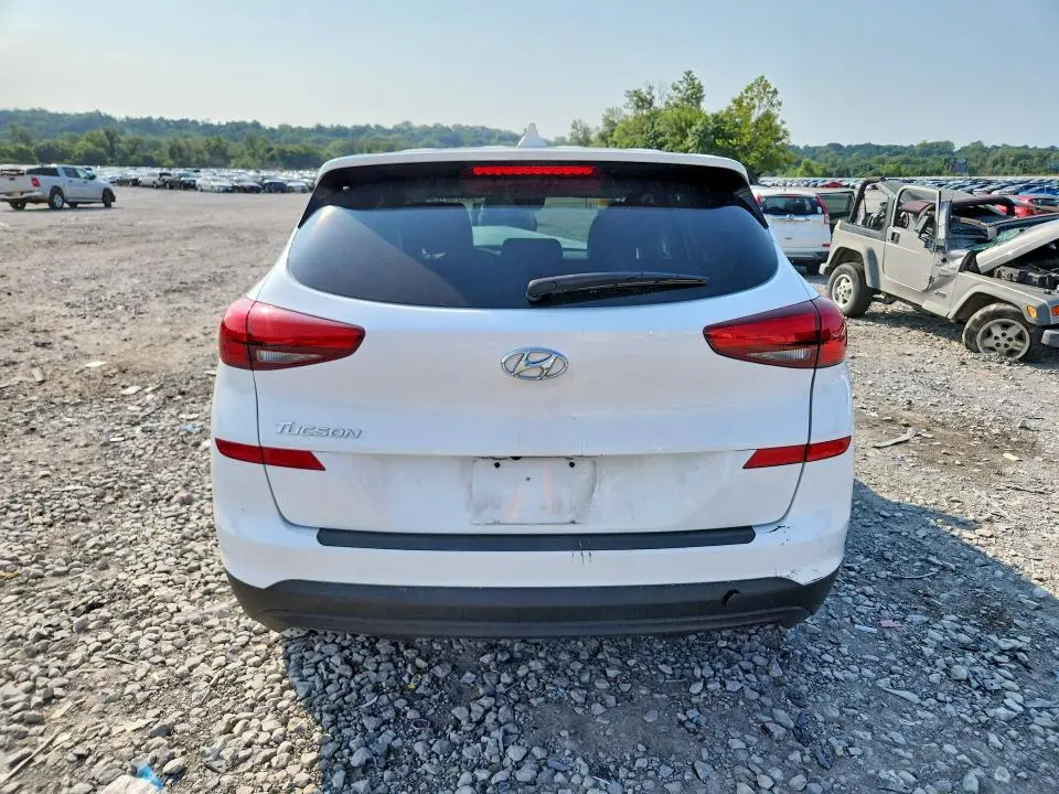 2021 HYUNDAI TUCSON SE  