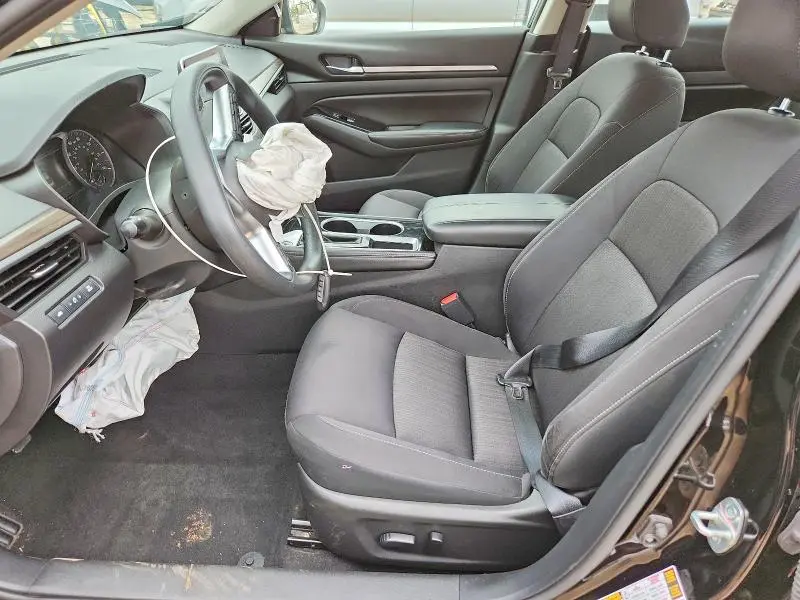 2023 NISSAN ALTIMA SV  