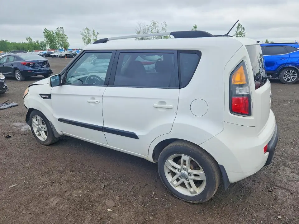 2011 KIA SOUL +  