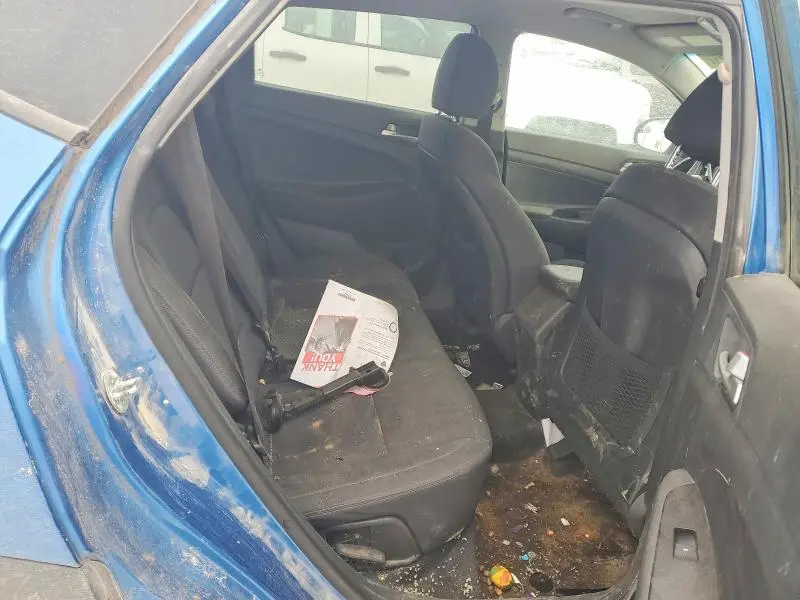 2020 HYUNDAI TUCSON SE  