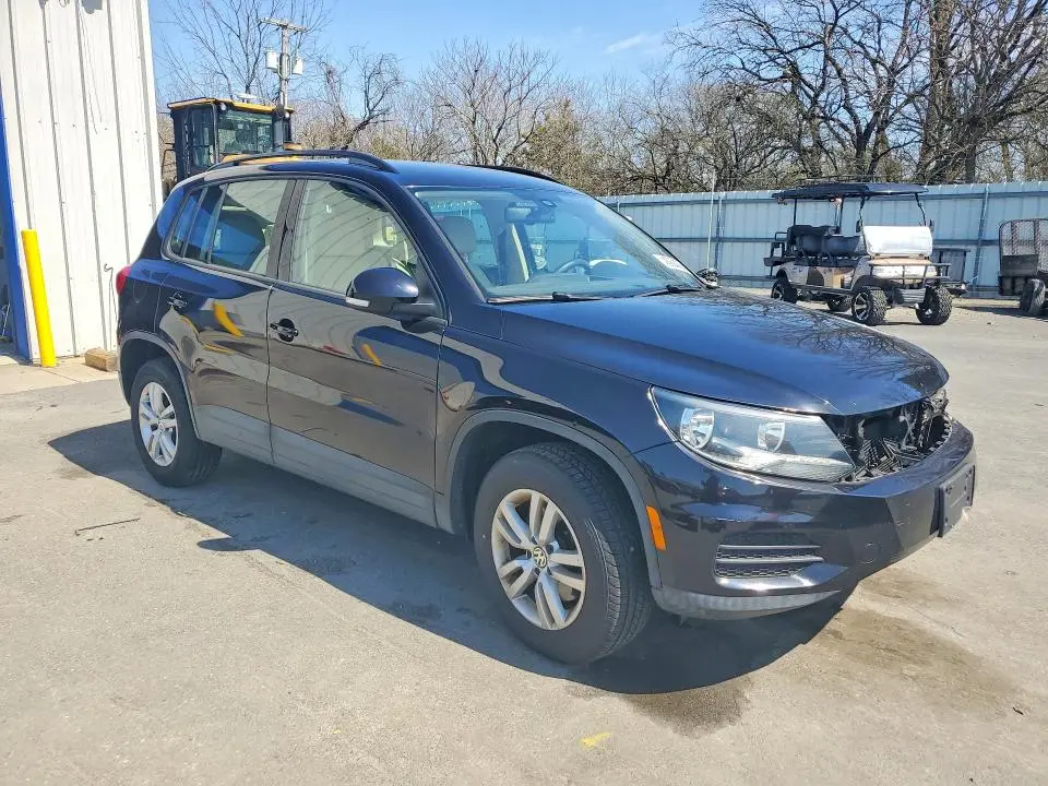 2016 VOLKSWAGEN TIGUAN S  