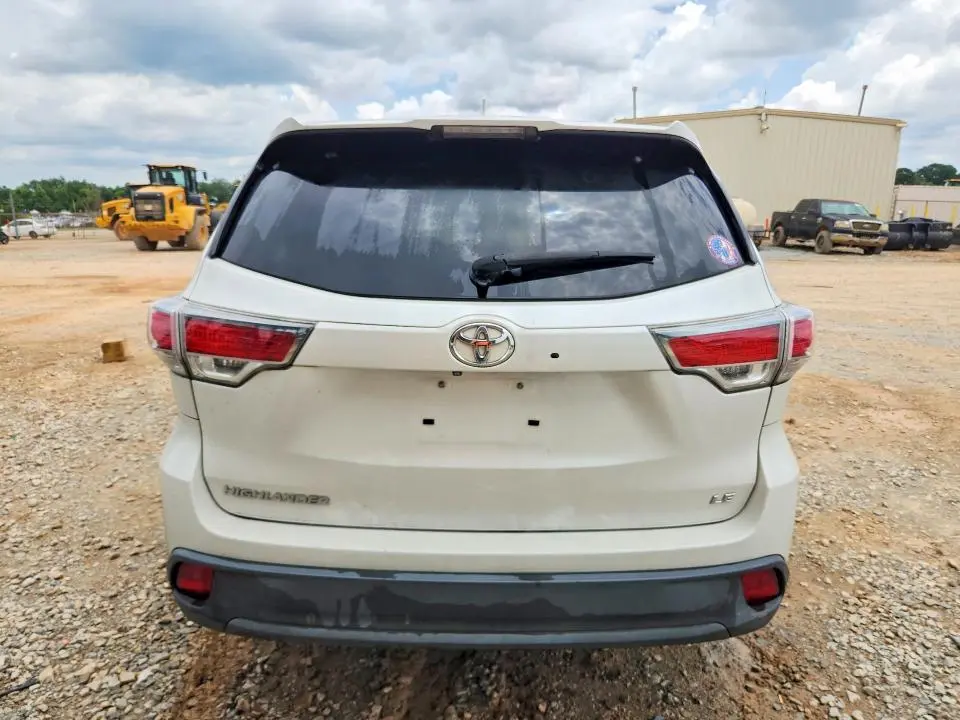 2016 TOYOTA HIGHLANDER LE PLUS  