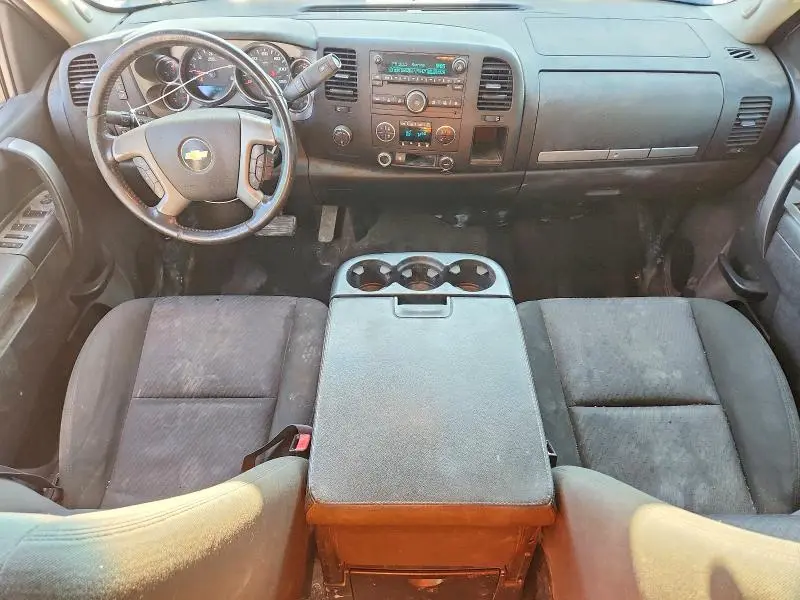 2011 CHEVROLET SILVERADO K1500 LT  