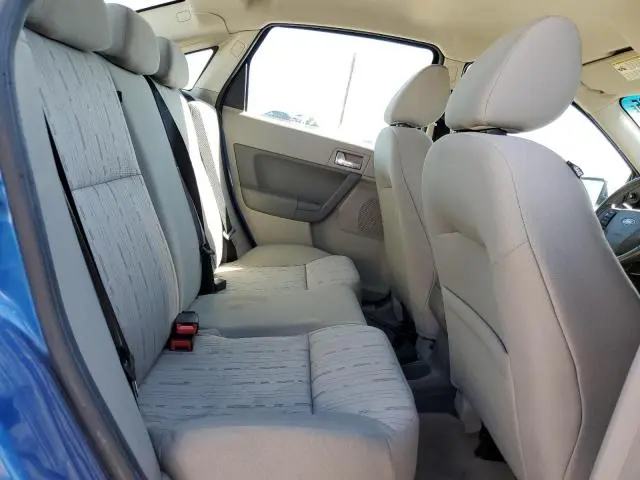 2010 FORD FOCUS SE  