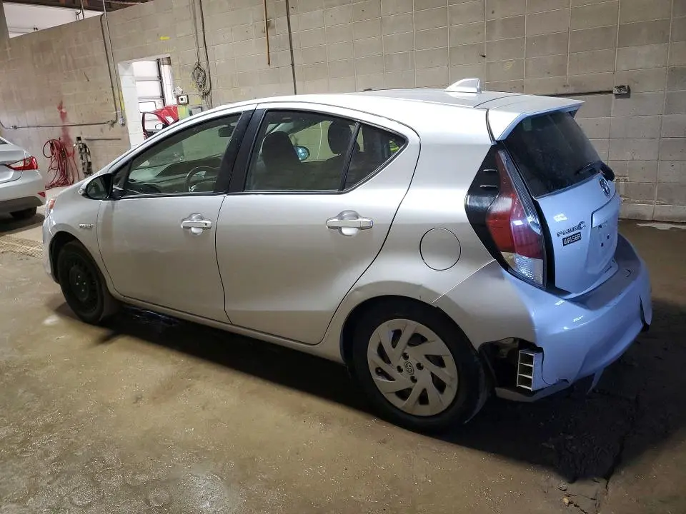 2016 TOYOTA PRIUS C TWO  