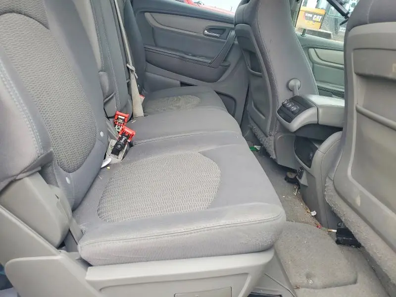 2015 CHEVROLET TRAVERSE LS  