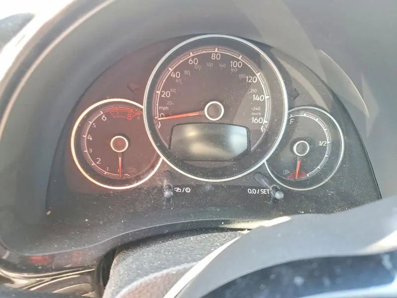 2018 VOLKSWAGEN BEETLE S  