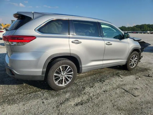 2018 TOYOTA HIGHLANDER SE  