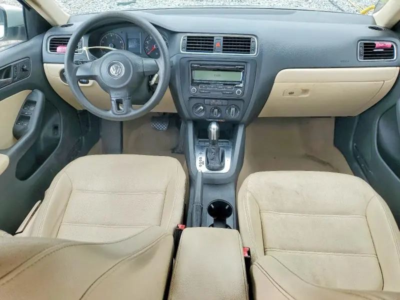 2011 VOLKSWAGEN JETTA SE  