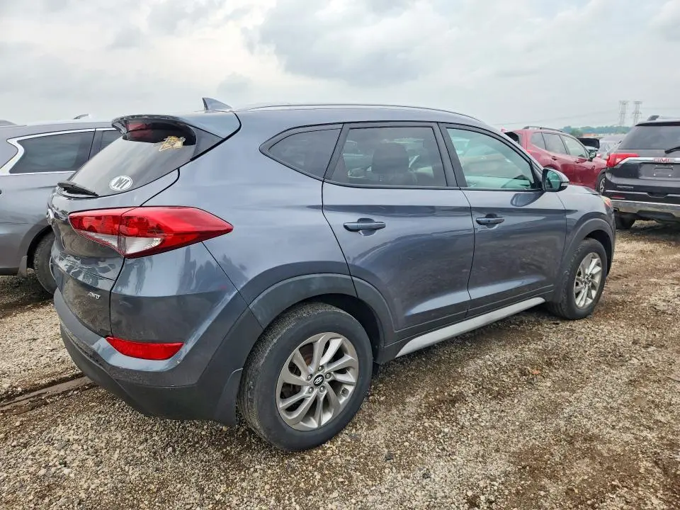 2017 HYUNDAI TUCSON SE PLUS  
