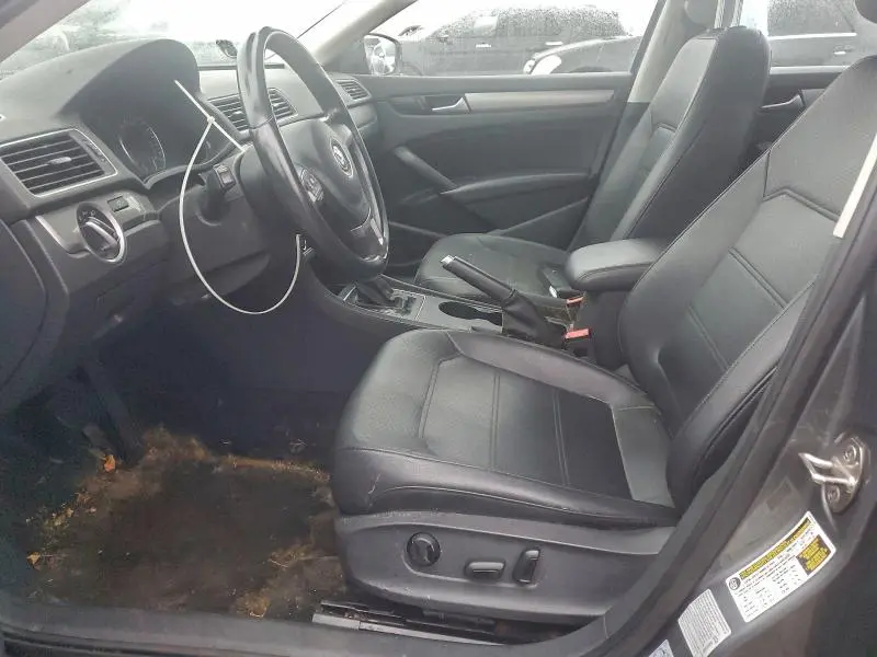 2015 VOLKSWAGEN PASSAT S  