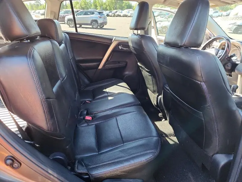 2014 TOYOTA RAV4 XLE  