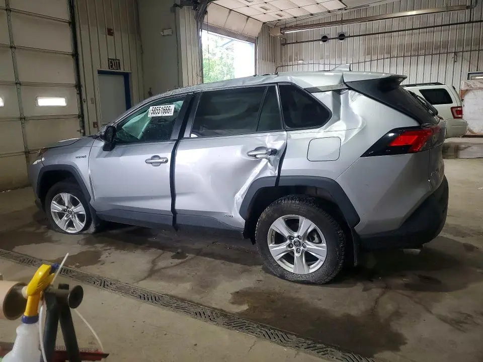2020 TOYOTA RAV4 LE  